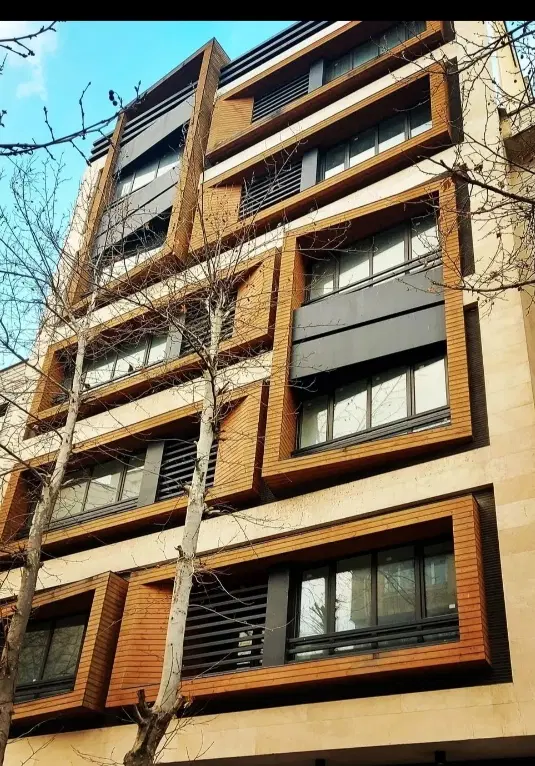 منزل دارای پارکینگ و آسانسور