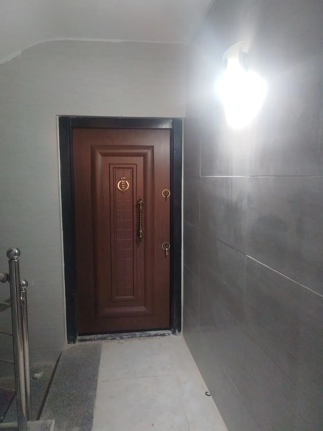 فروش واحد دو خواب طبقه دوم کرونی
