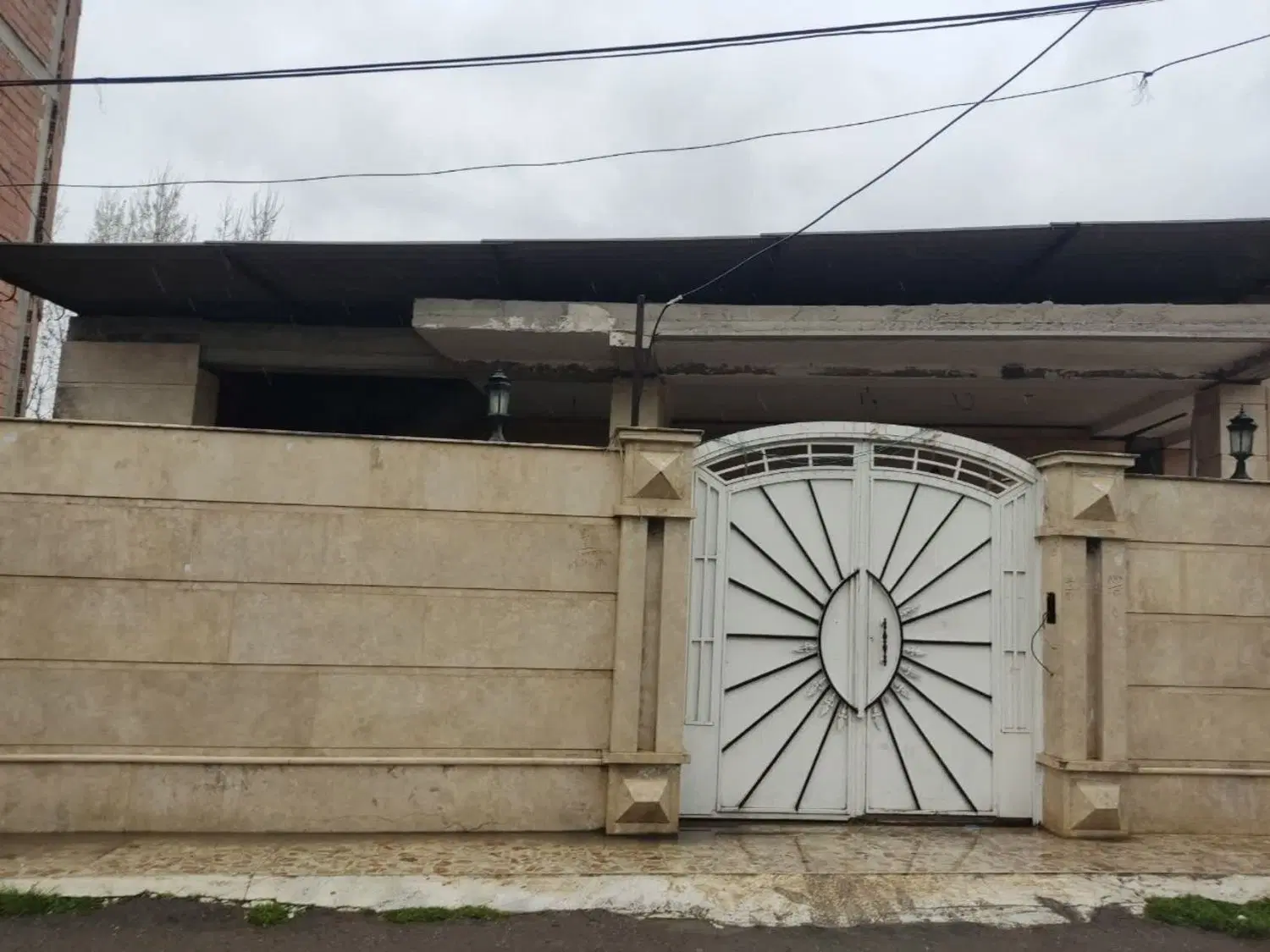 عرصه وعیان ملک مسکونی به متراژ ۲۱۰متر