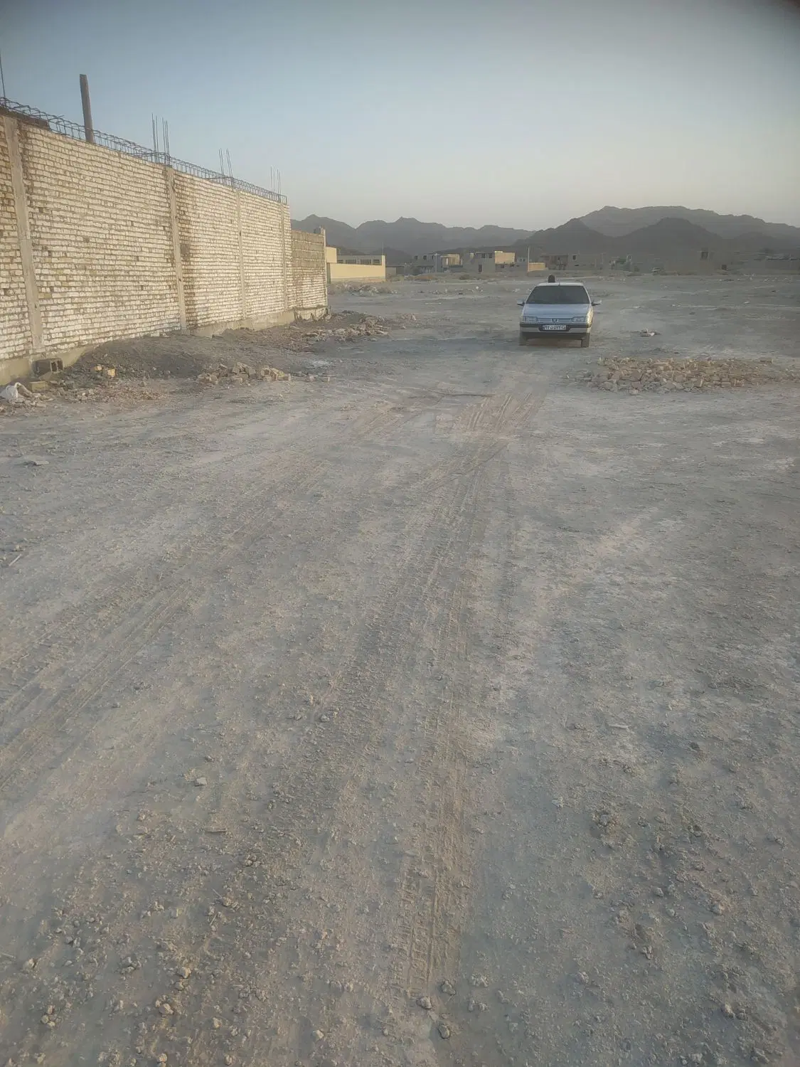 زمین فروشی