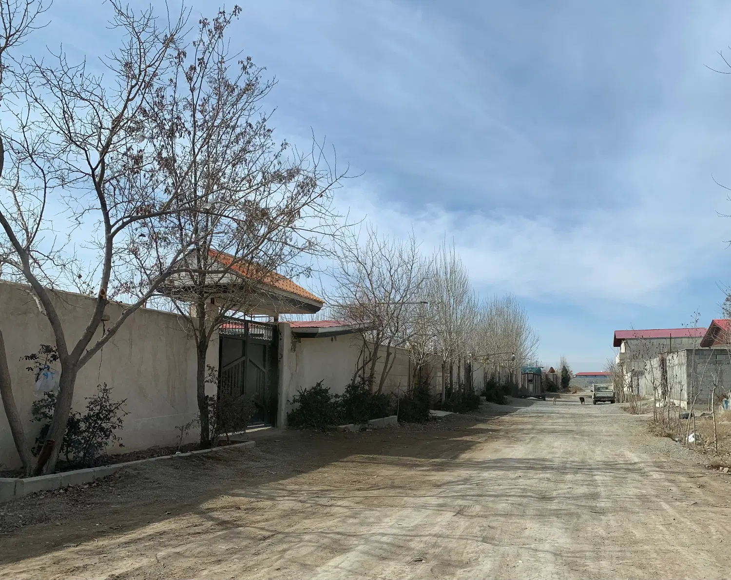 زمین چاردیواری نزدیک کیانمهز