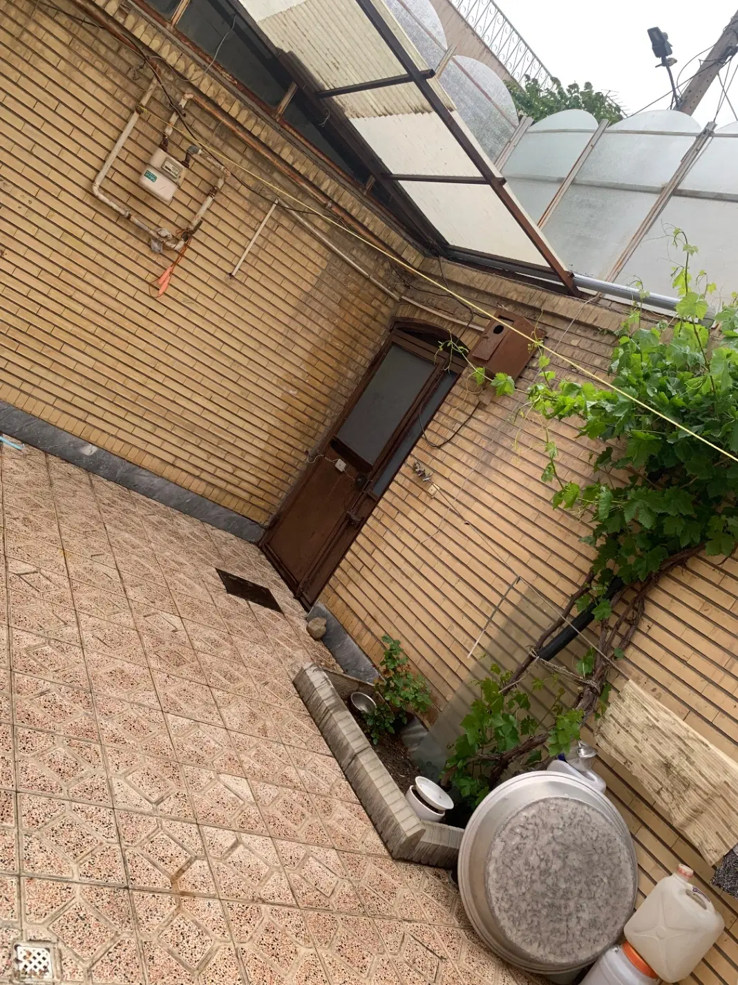حیاط منجم لوکس