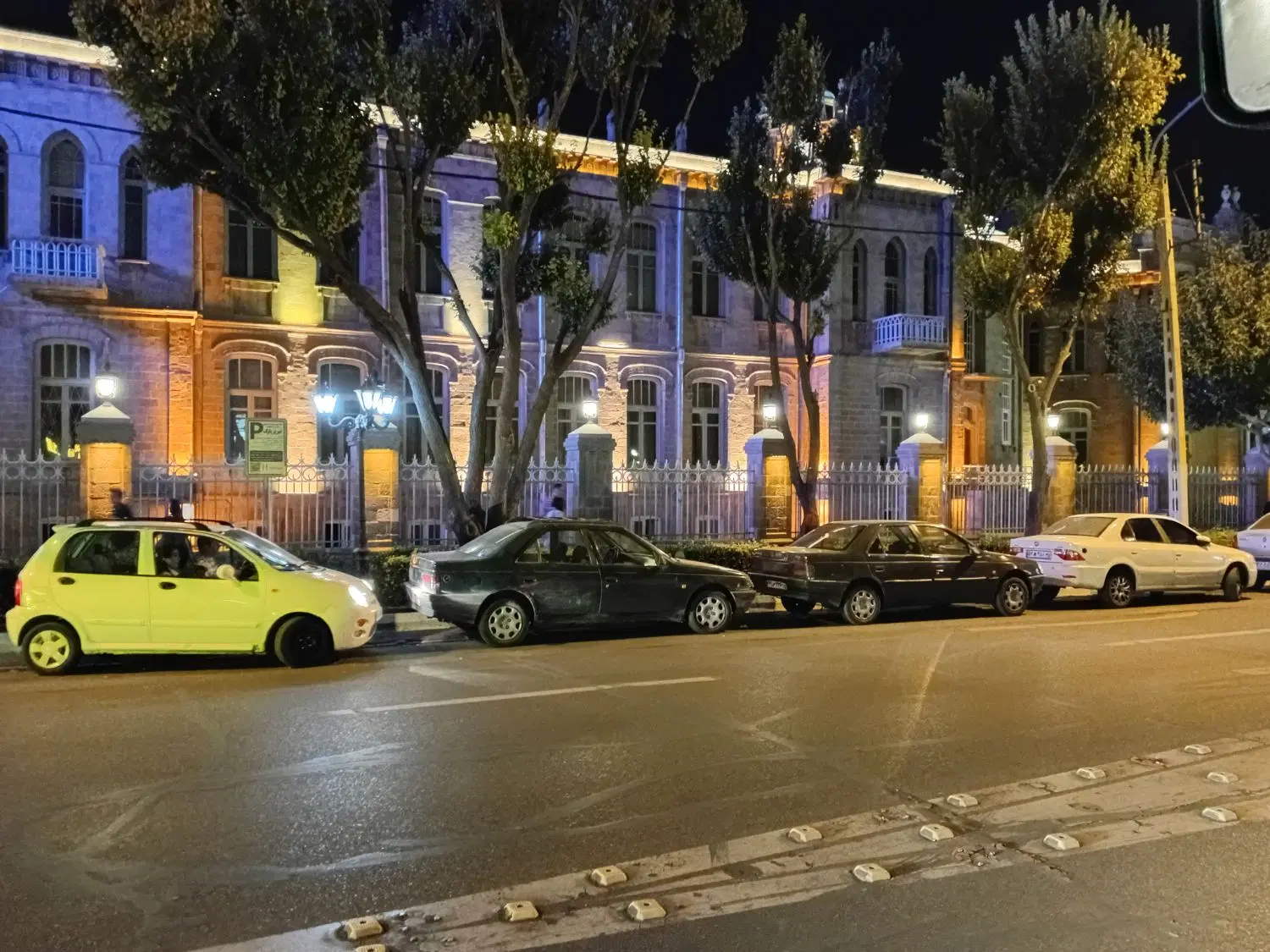 مغازه به اجاره واگذار میشود