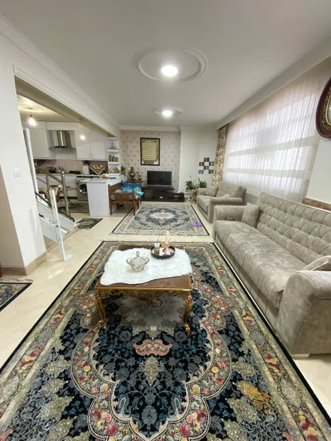 فدک ۳ خوابه طبقه دوم