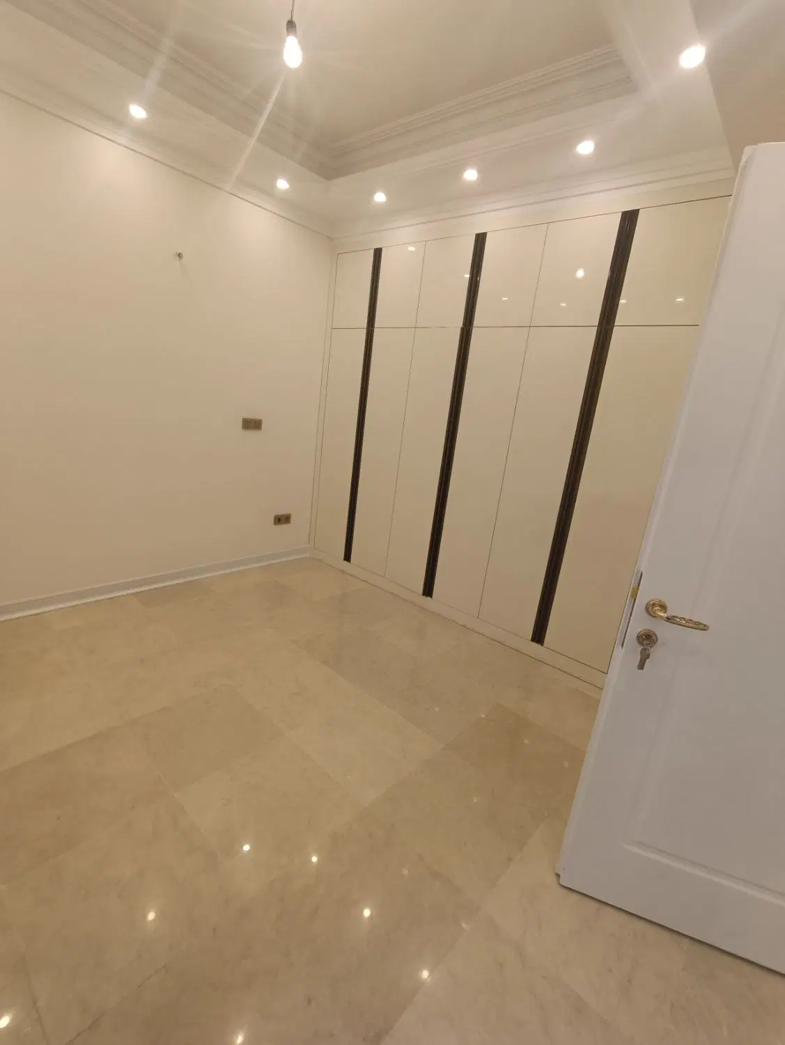 ۱۱۲ متر_ ۲ خواب _ تاپ لوکیشن جنت آباد جنوبی
