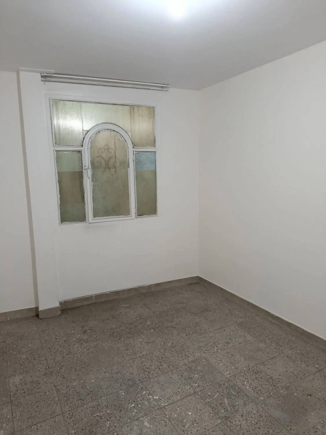 ۶۴ متر دو خواب خیابان وحدت