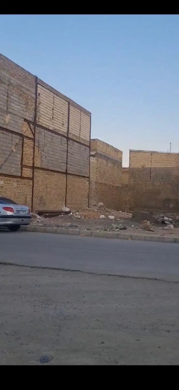 زمین ۲۷۳ متری با امکان فروش دو قواره