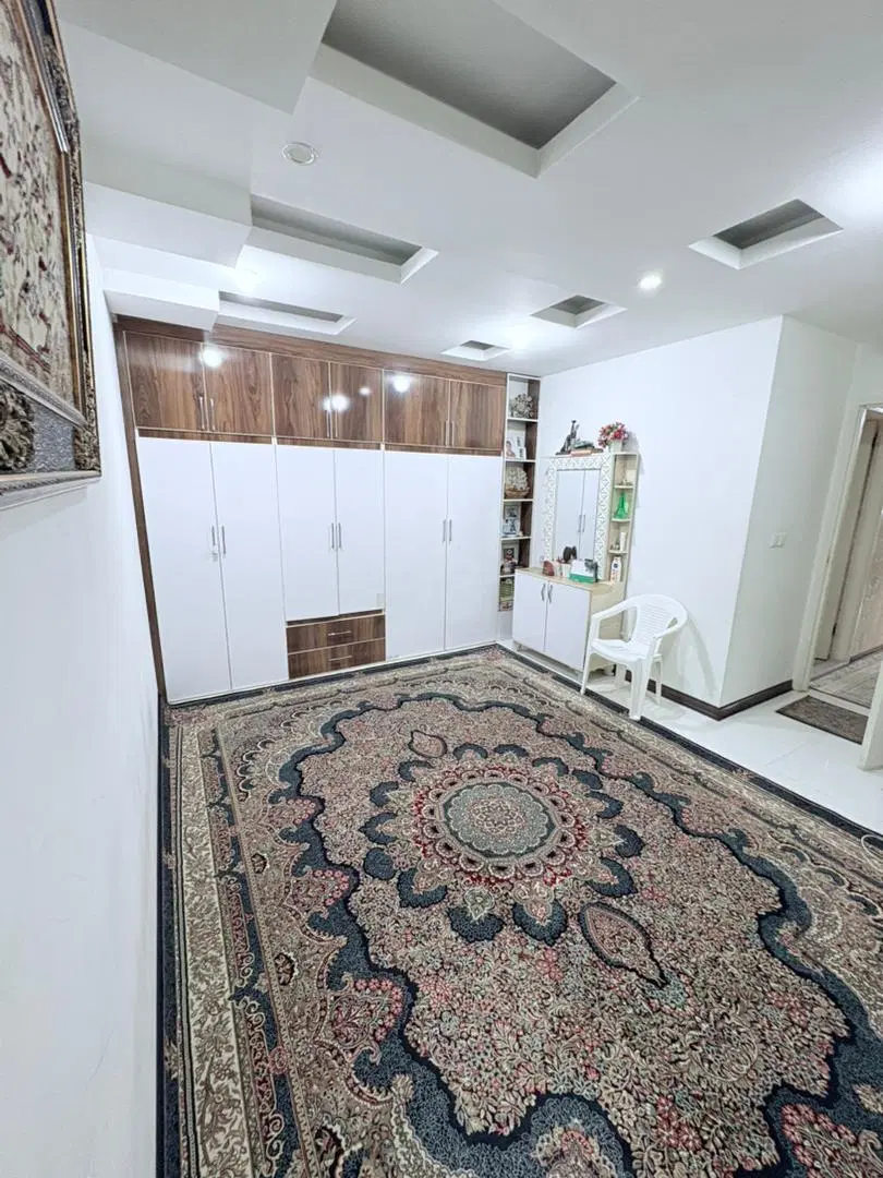 آپارتمان خوش نقشه و به شدت تمیز