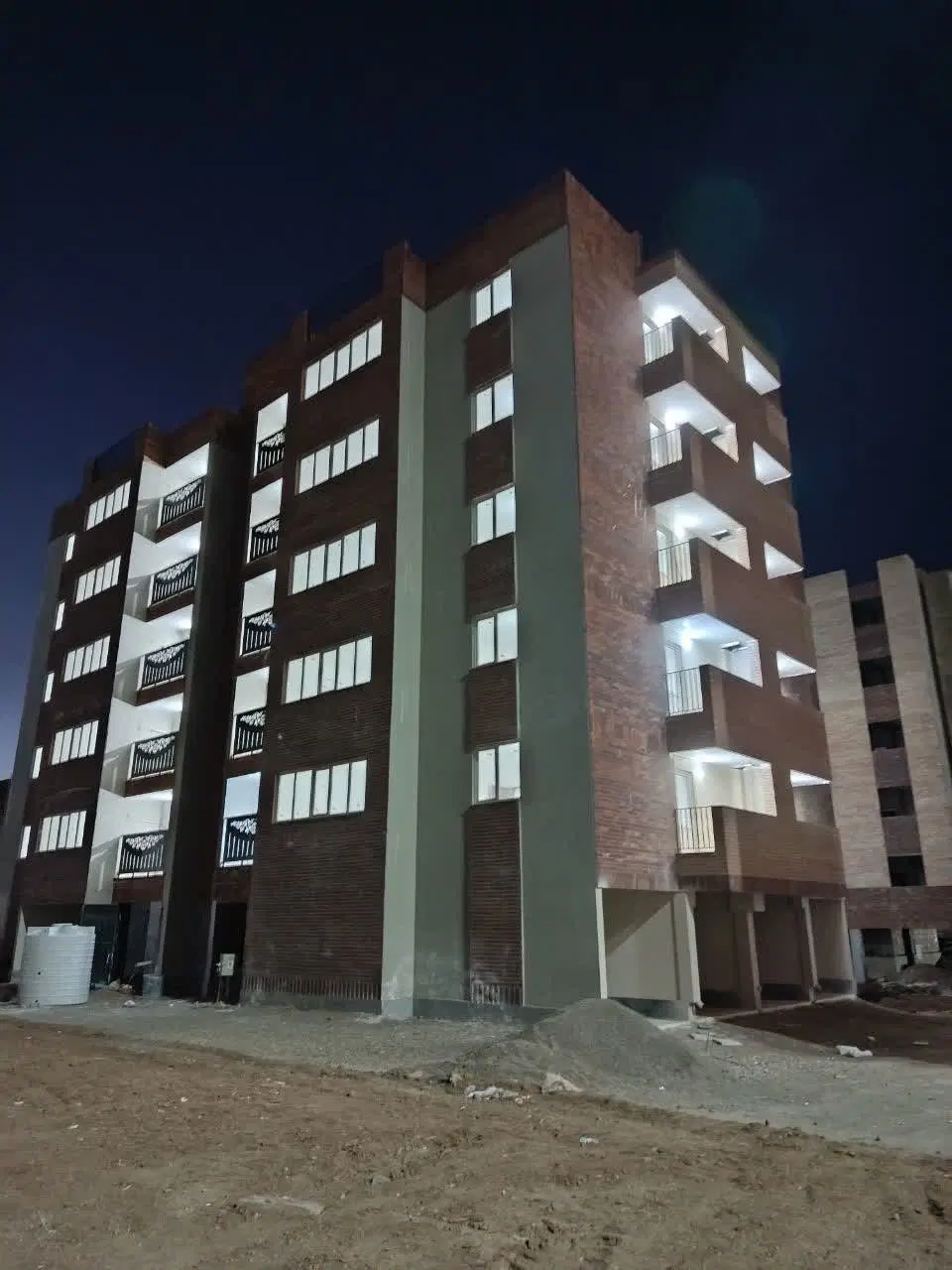 نانوبتن یک ۹۸ متری