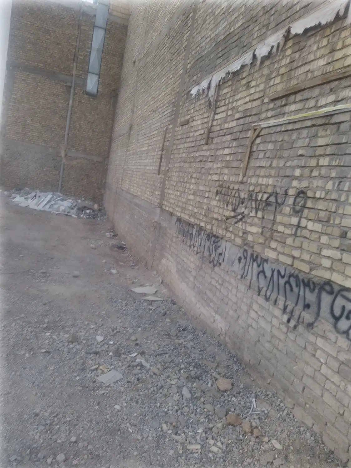 زمین دو نبش خیابان اصلی حسن آباد