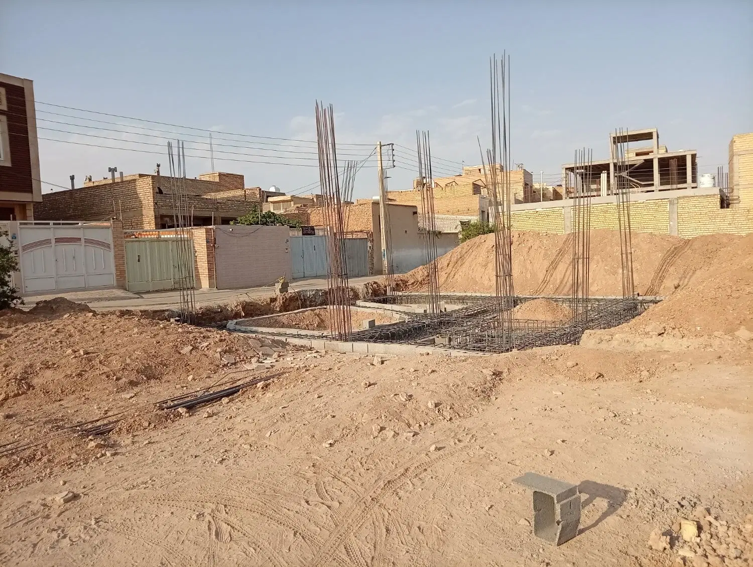 زمین در عاشق آباد پشت بهداری