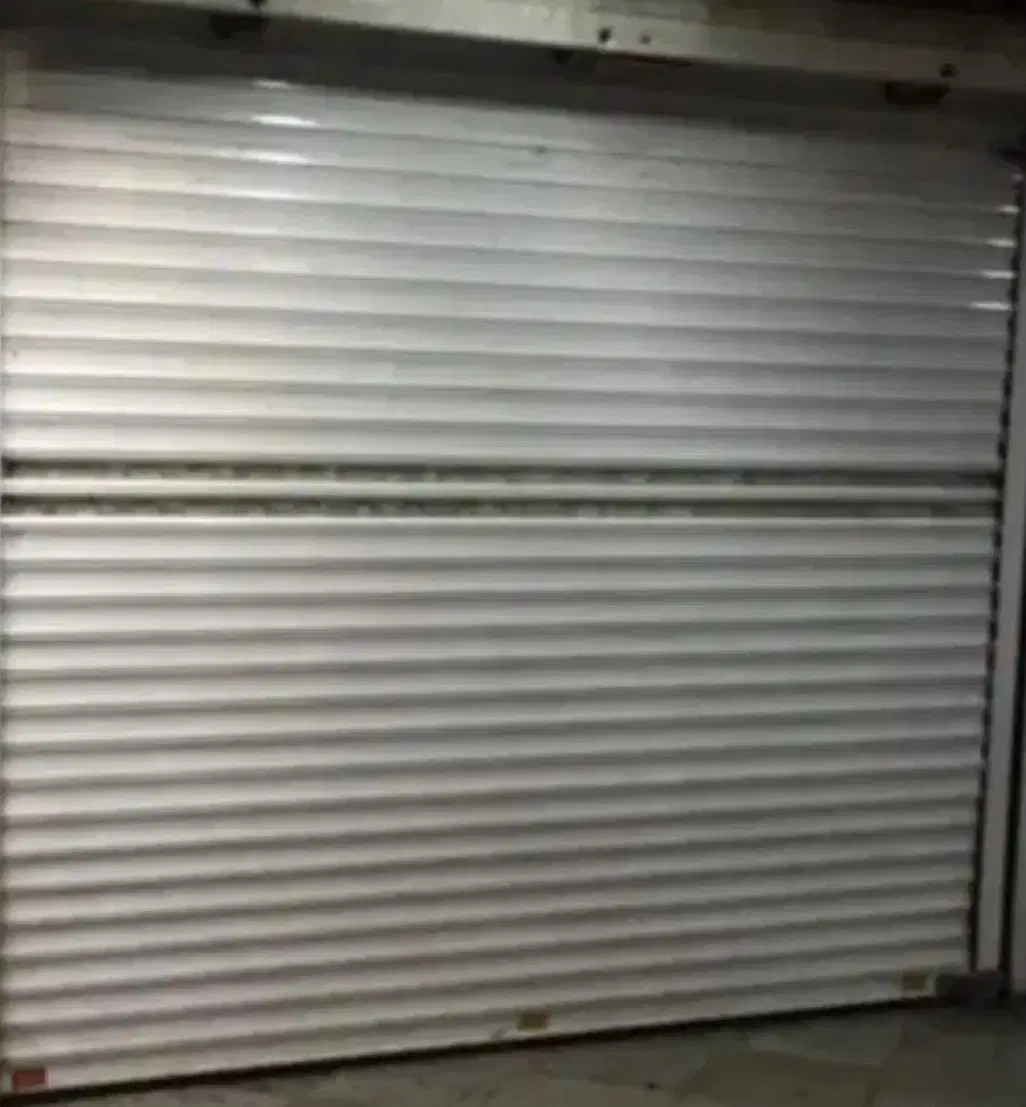 مغازه تجاری سر اصلی سه راهی مخابرات