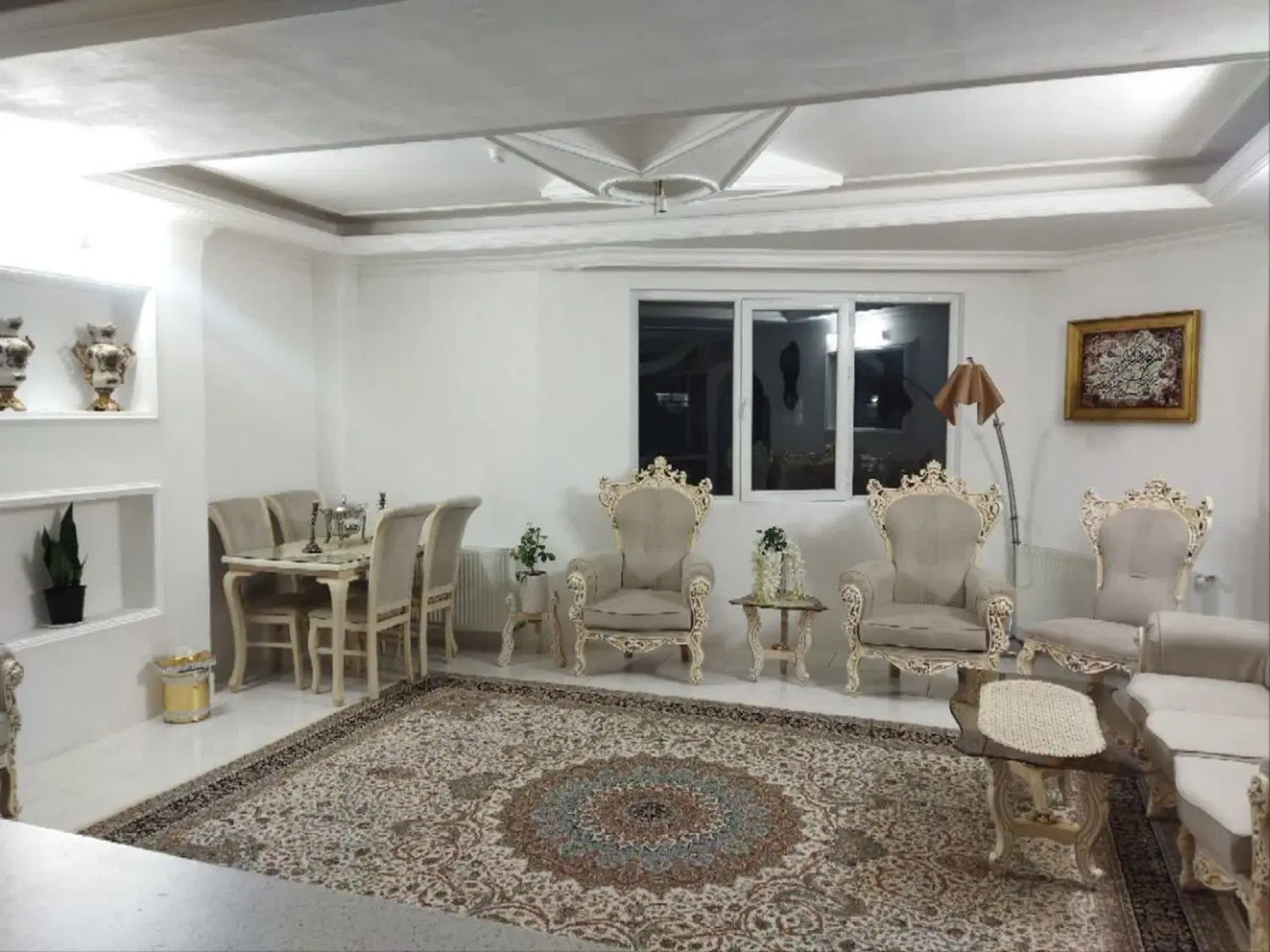 فروش واحد دو خواب حیاط دار