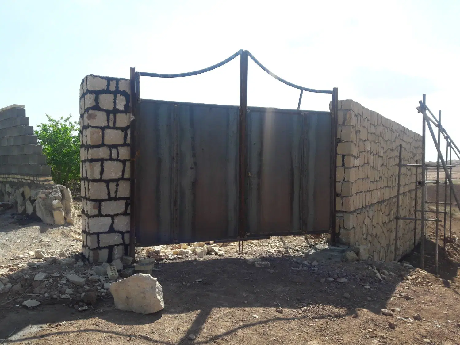 چهار دیواری ابارش