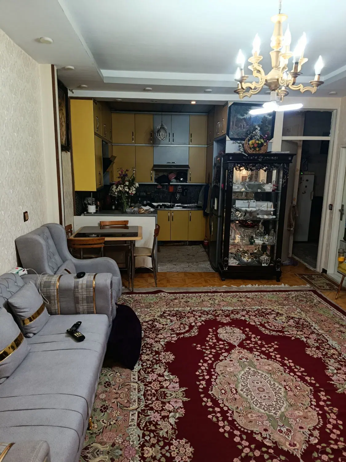 واحد 68متری طبقه همکف