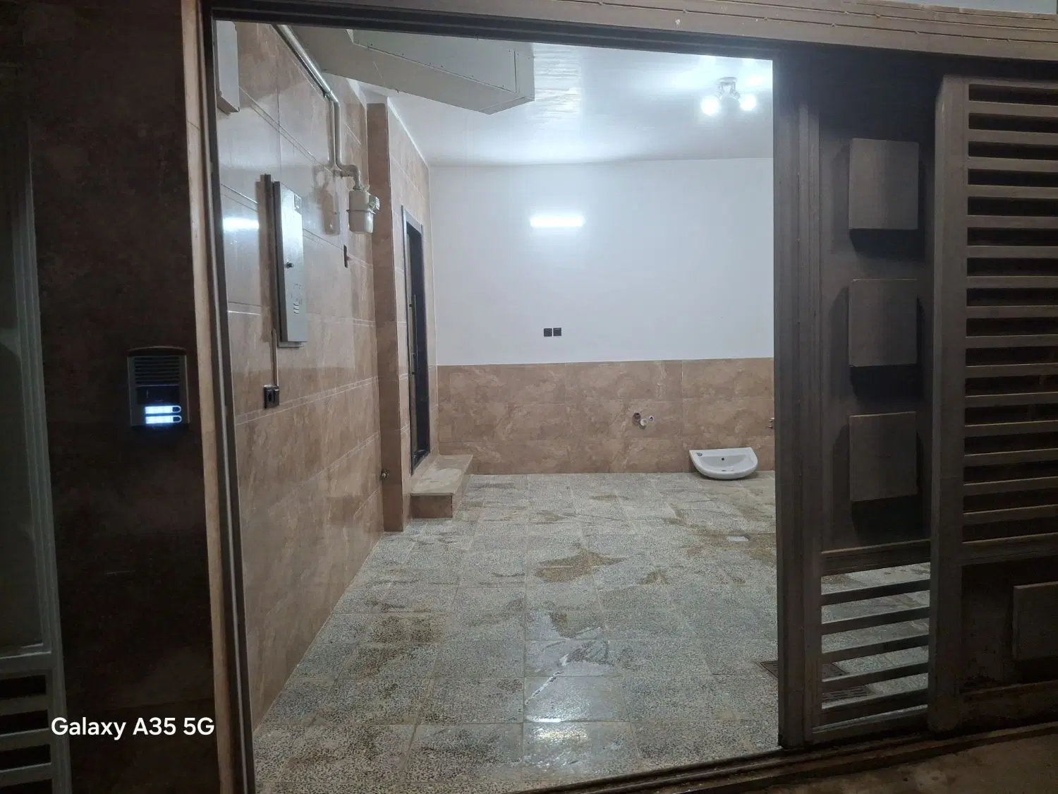 فروش طبقه هم کف ۱۰۰ متر ساخت مفید نو ساز