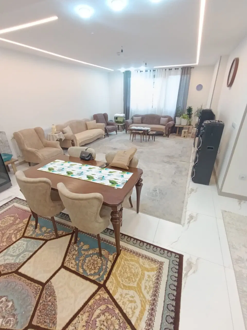 2خوابه سالن بزرگ فوق لوکس 135 متری کم واحد