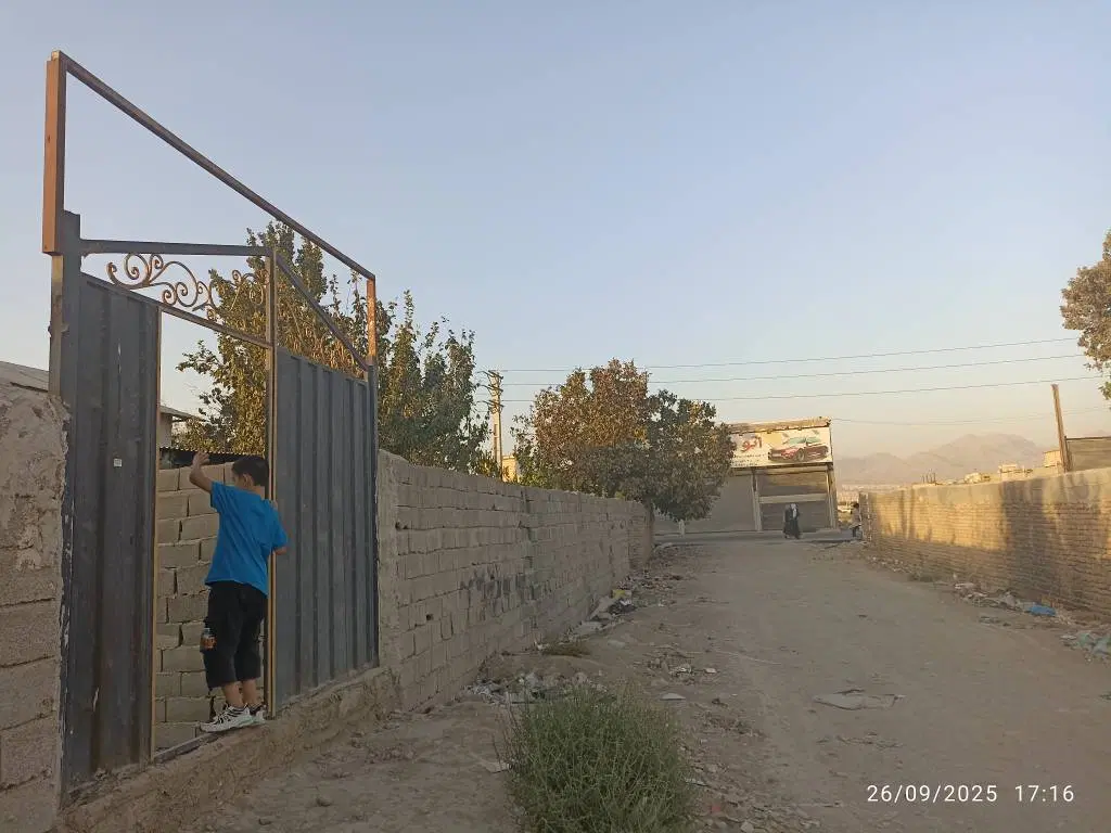 زمین چهار دیواری مناسب کارگاه و انبار