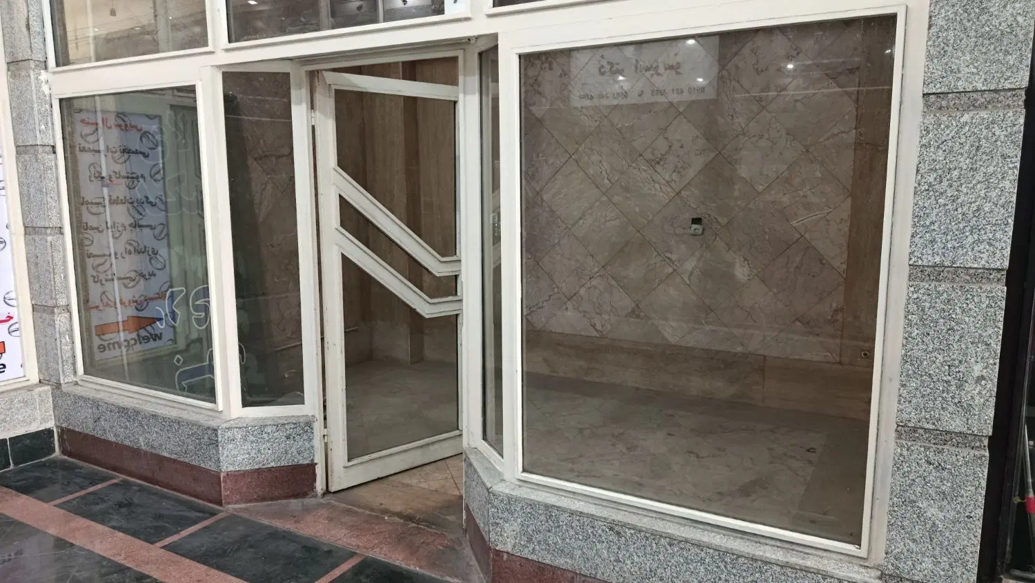 اجاره مغازه ۱۵متری در خیابان اصلی