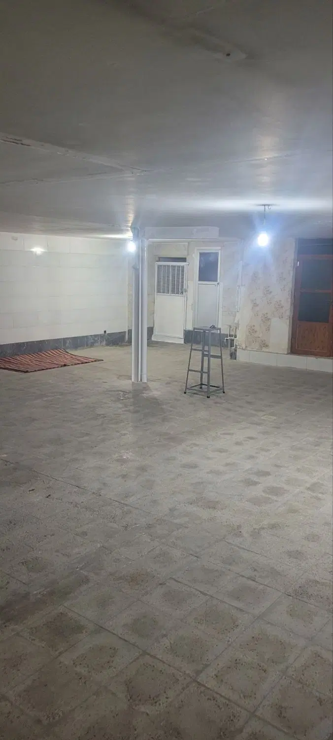150 متر پارکینگ  اجازه برای تولیدی