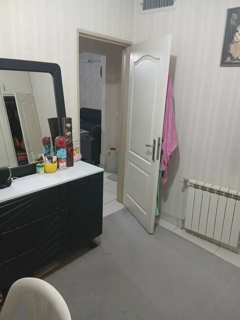 ۷۱ متری با پارکینگ اصلی و آسانسور
