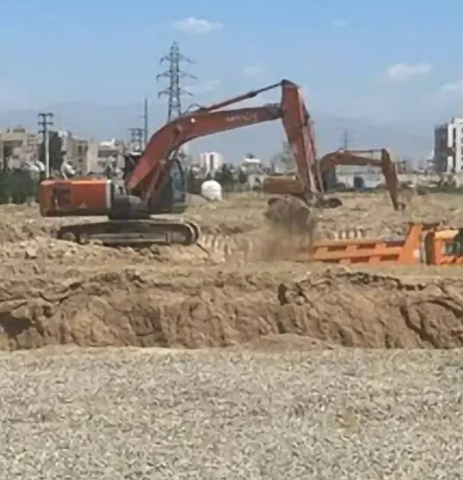 زمین بر کشاورز شمالی