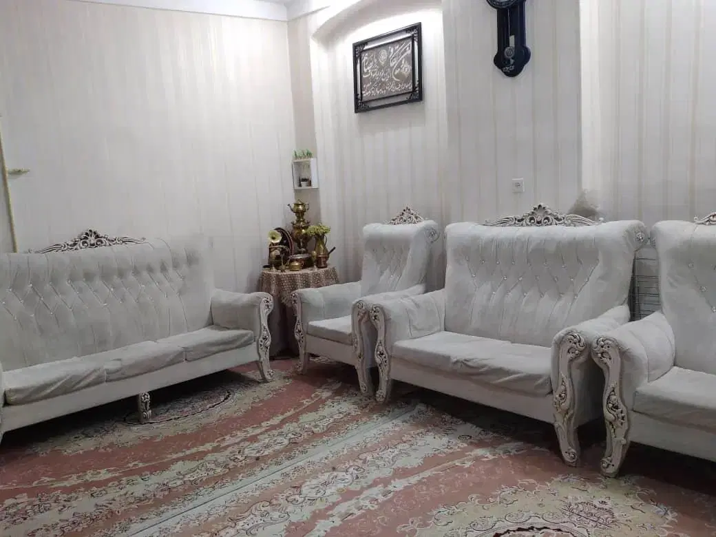 فروش خانه کلنگی 40 متری  حیاط دار واقع در بن بست
