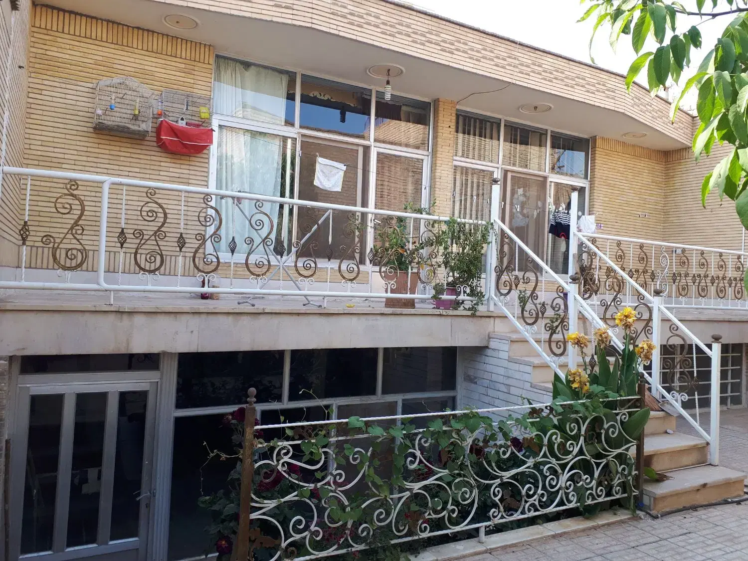 ویلایی دوطبقه با قیمت مناسب فروش و معاوضه  منزل