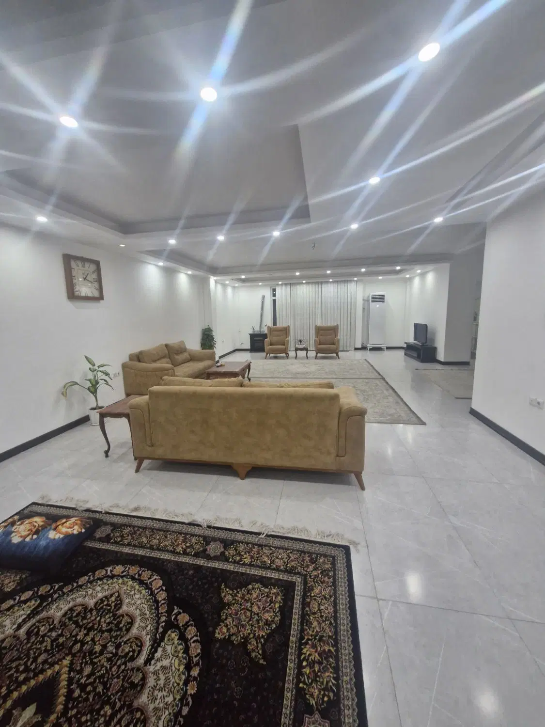 فروش واحد سه خوابه در بهترین لوکیشن باهنر