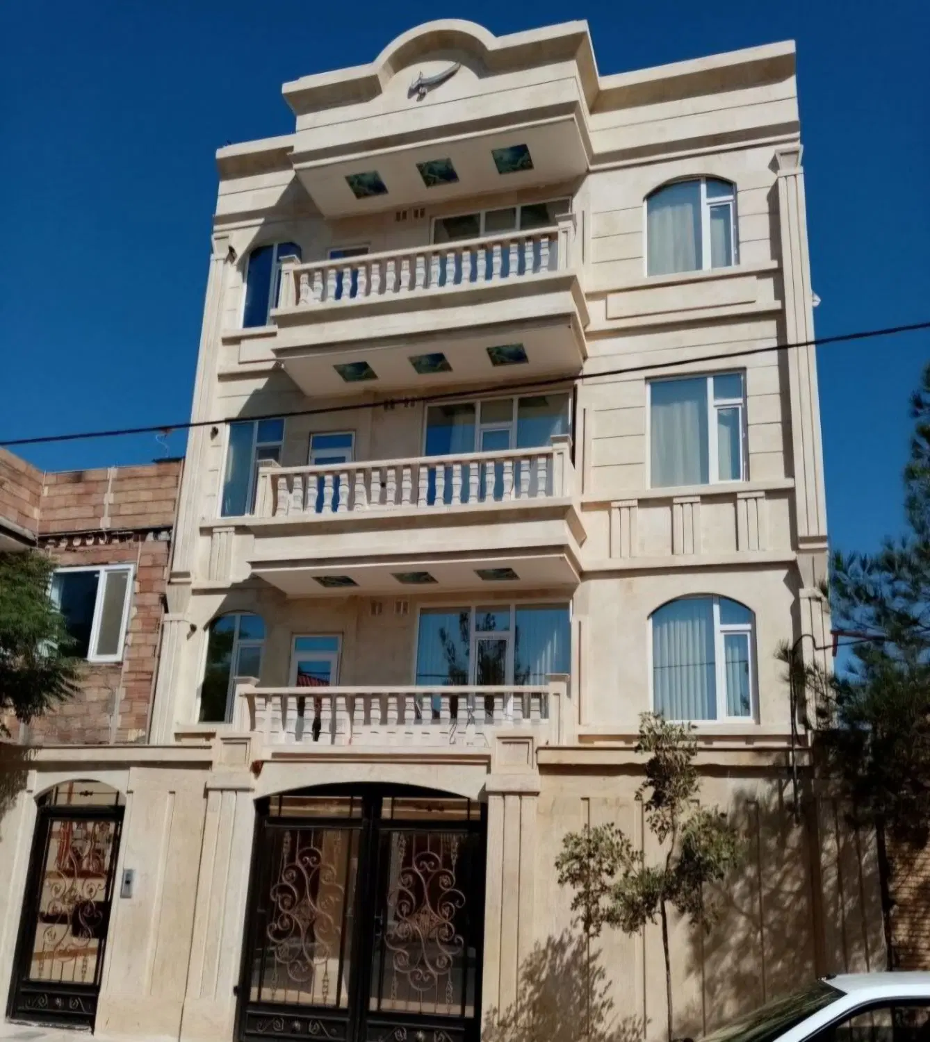 اجاره آپارتمان ۱۲۰ متری دو‌خواب
