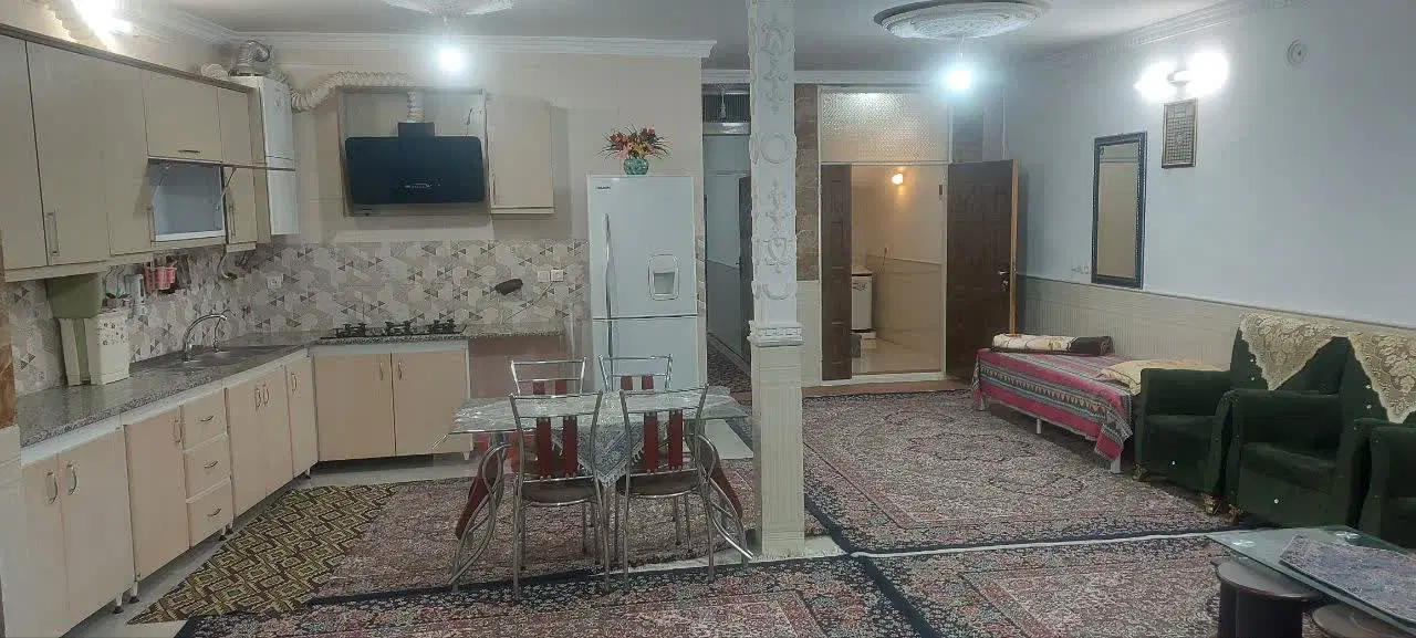 یک واحد،حدود۱۳۰متردوخواب دارای انباری وحیاط