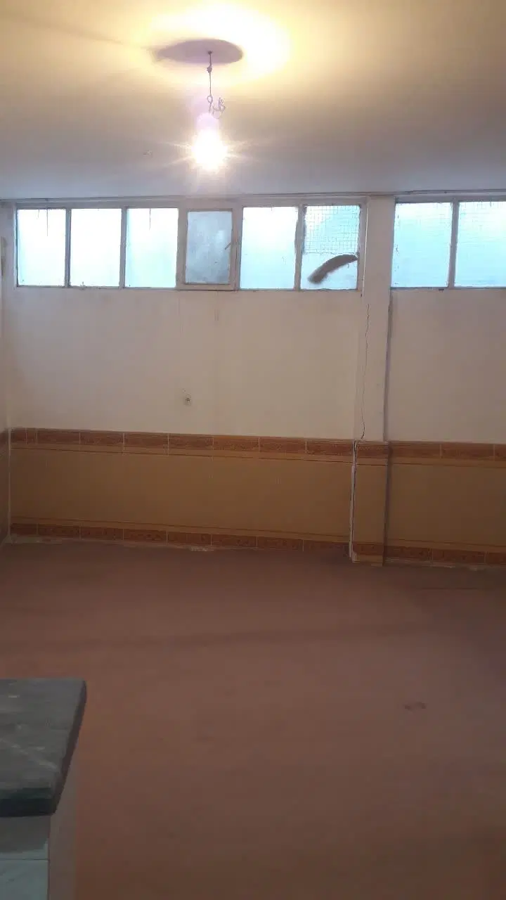 اجاره یک واحد زیرزمین راه جدا 70 متر