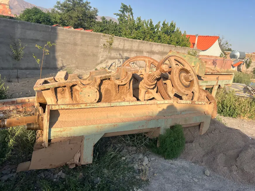 زمین شهرک سنگ جاده قدیم سبزوار۴۰۰ متر
