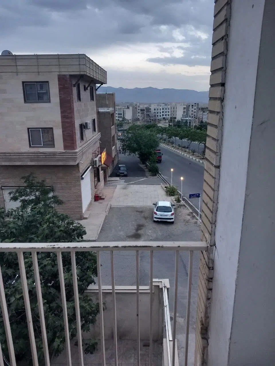 آپارتمان ۱۱۰ متر گیلاوند