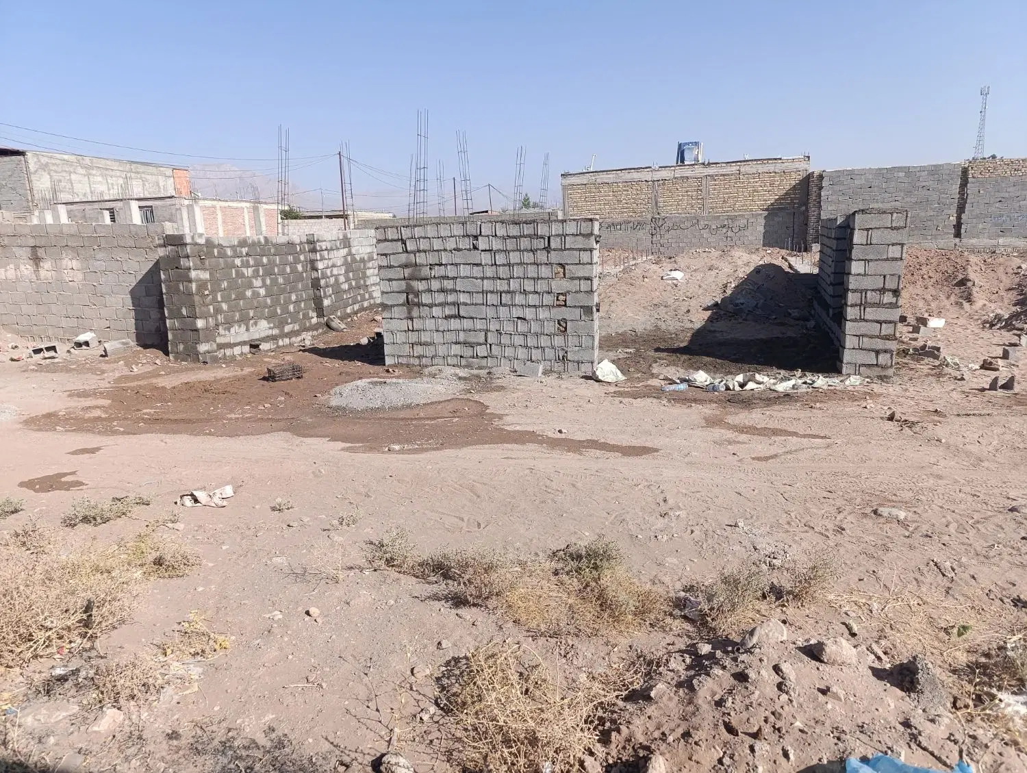 دو باب خانه نیمه ساز حسین آباد خان