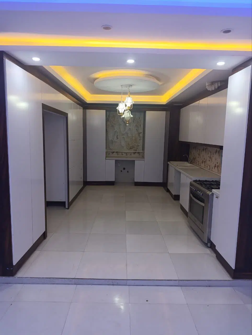 خانه ۱۳۰ متری بالا ویلایی