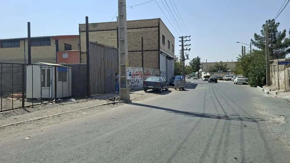 زمین کارگاهی ۴ دیواری