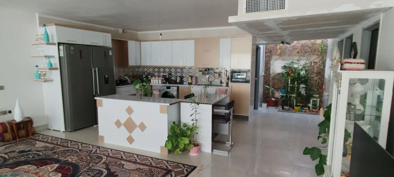 خانه دوطبقه شمالی