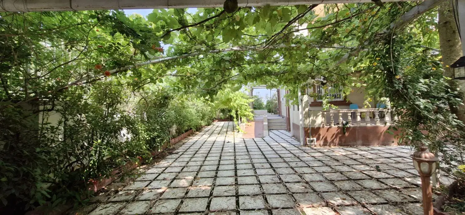 ویلا باغ خورشیدی