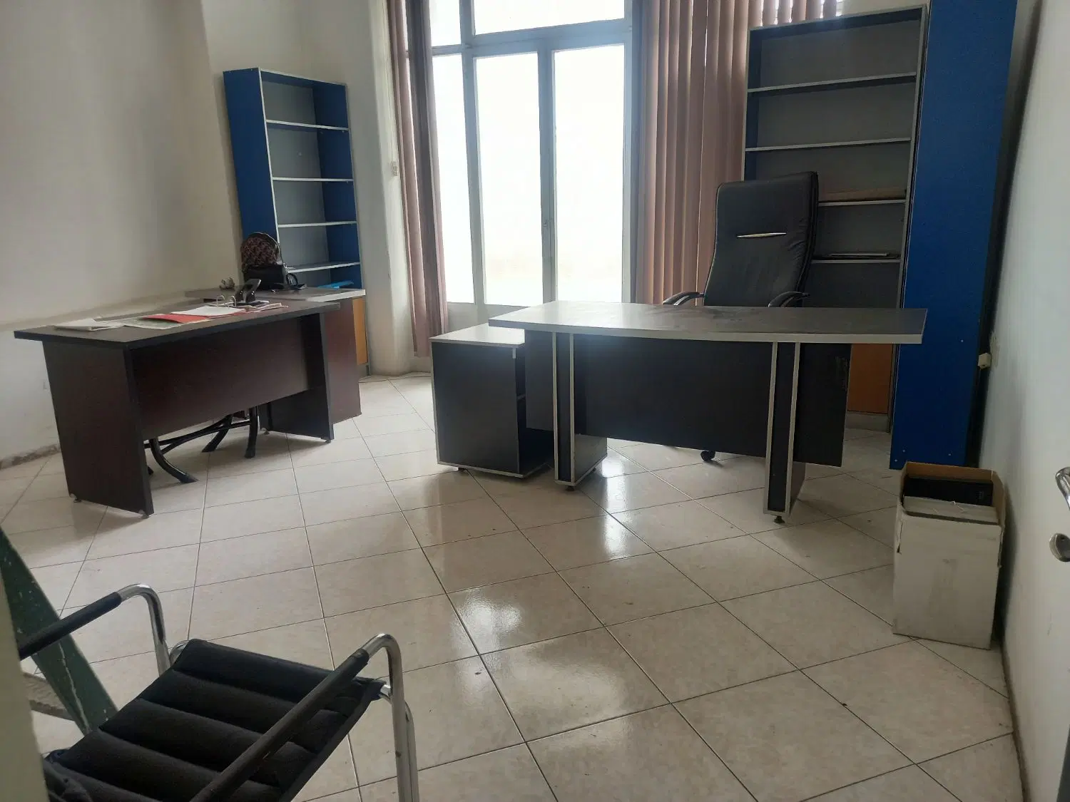 اجاره اتاق کار و میز کار