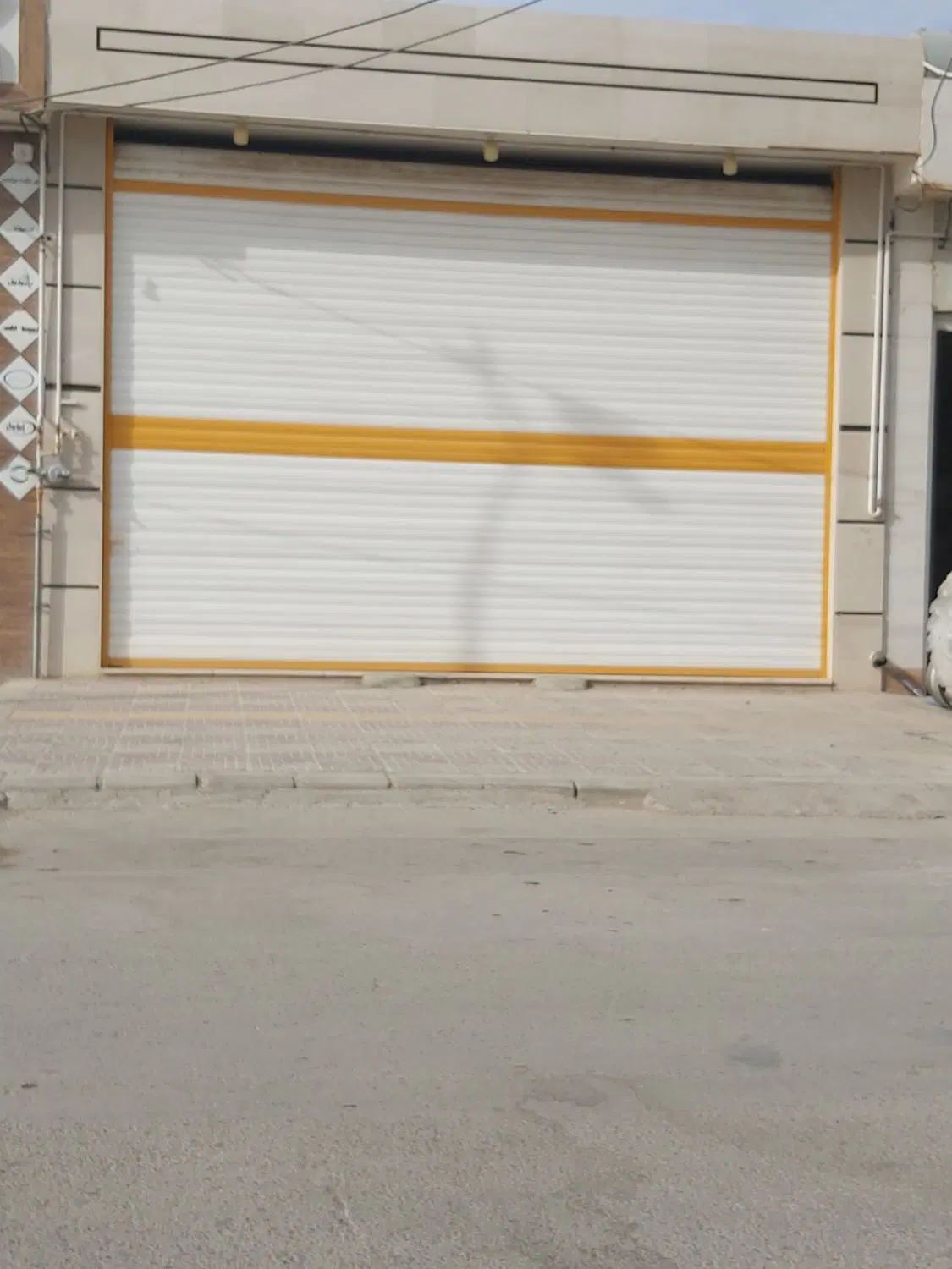 مغازه ۱۵۰متر صنعتی گز برخوار برخیابان