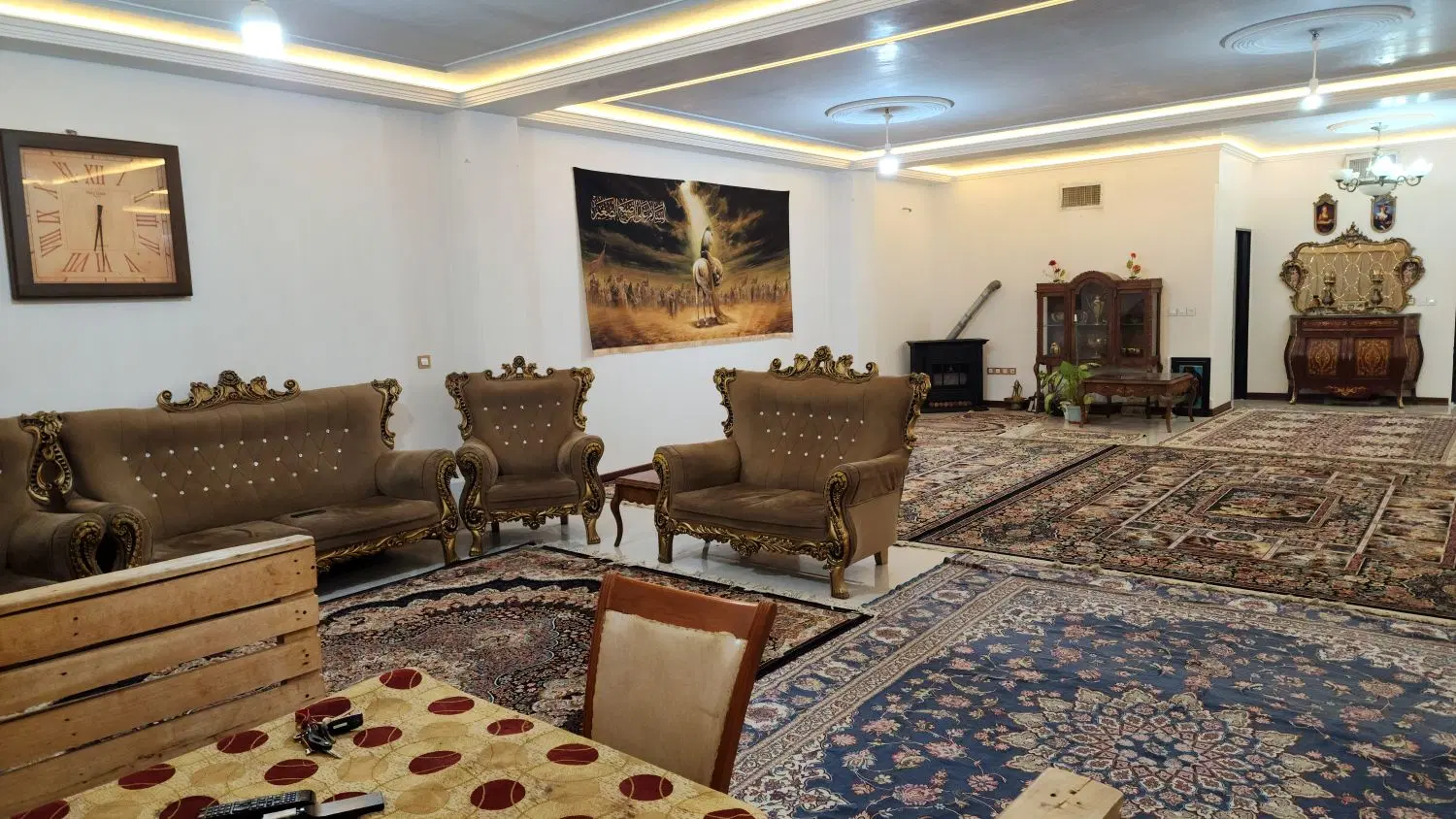 واحد۱۸۰ متری ۳خواب نوساز  فول امکانات
