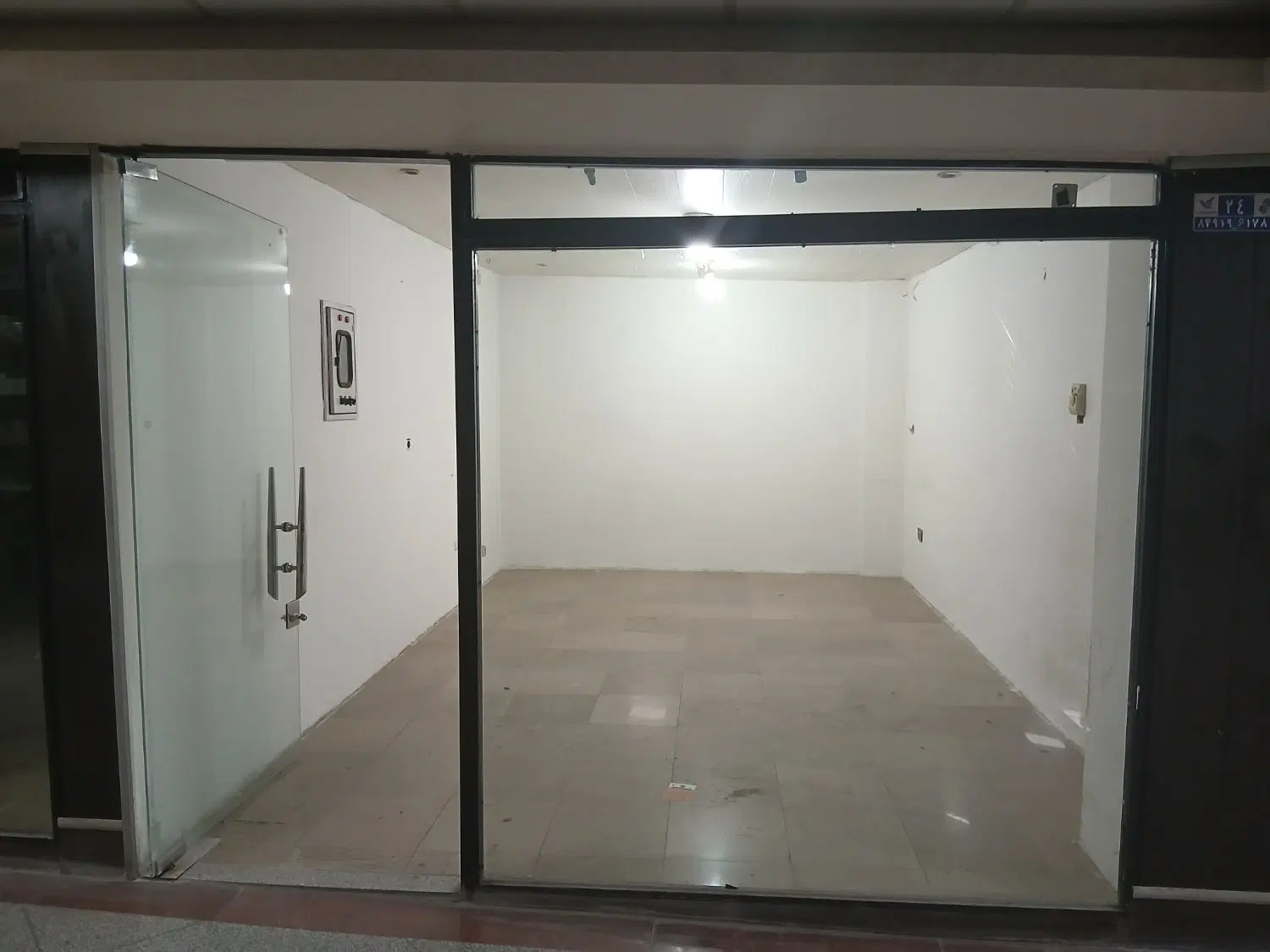 مغازه ۲۰ متری طبقه همکف
