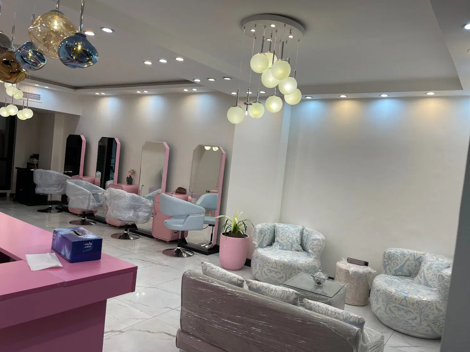 اجاره اتاق واجاره صندلی ومیز ناخن