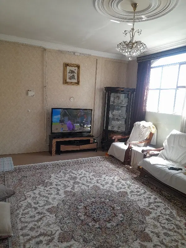 آپارتمان در خیابان بعثت