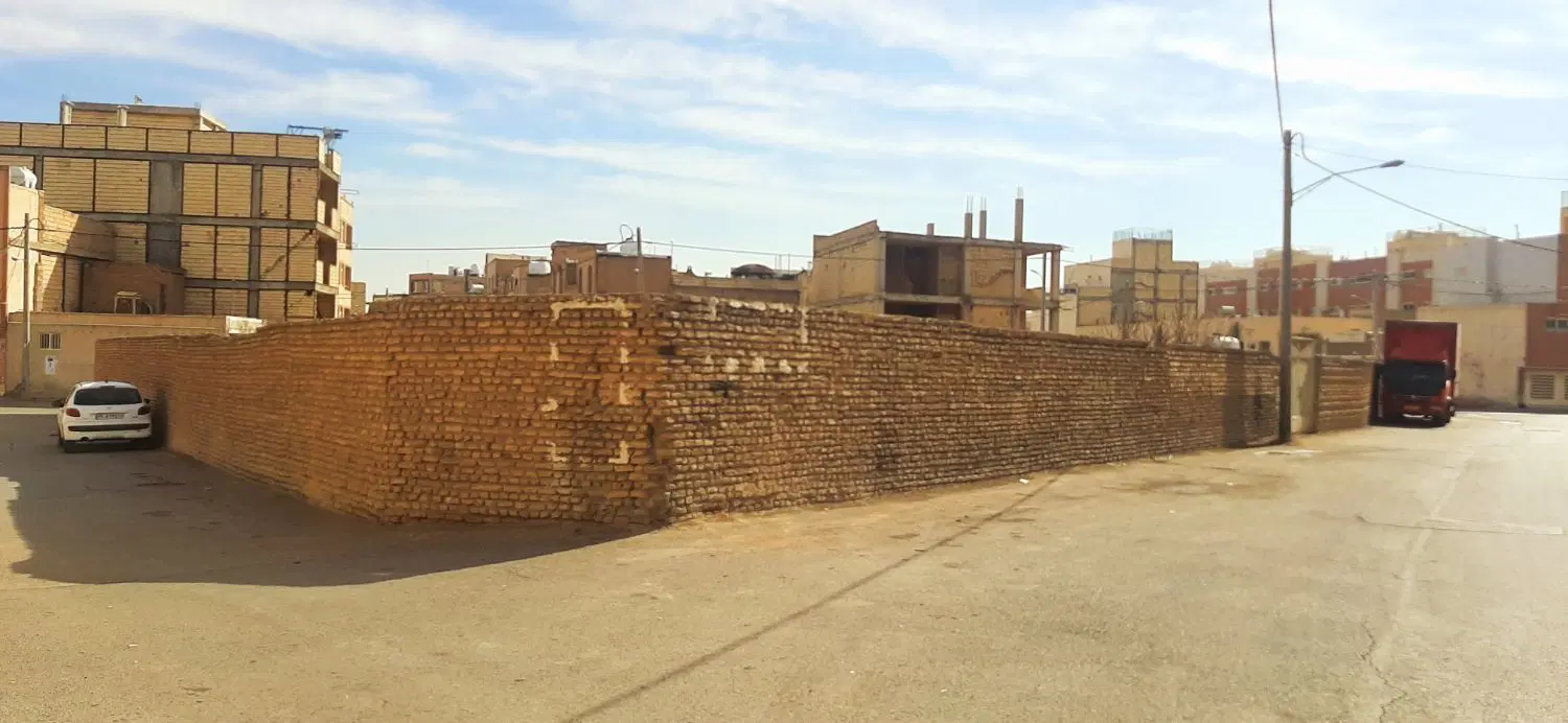 اجاره ۱۲۰۰ متر زمین و خانه