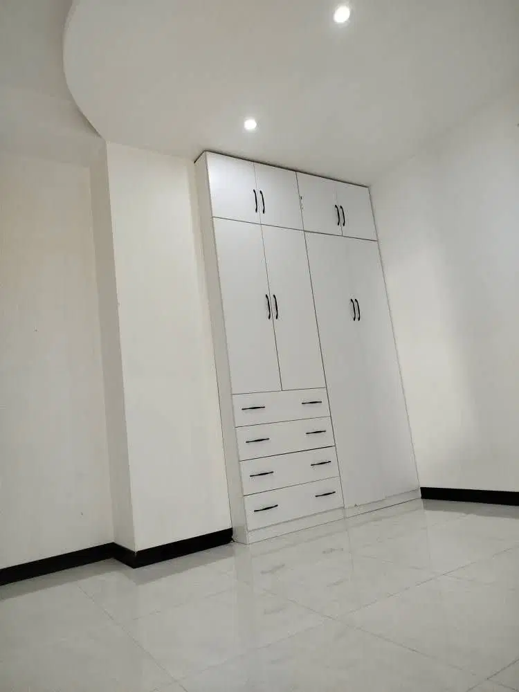 آپارتمان ۱۰۸متری روبه‌نما نوساز گلستان نسترن