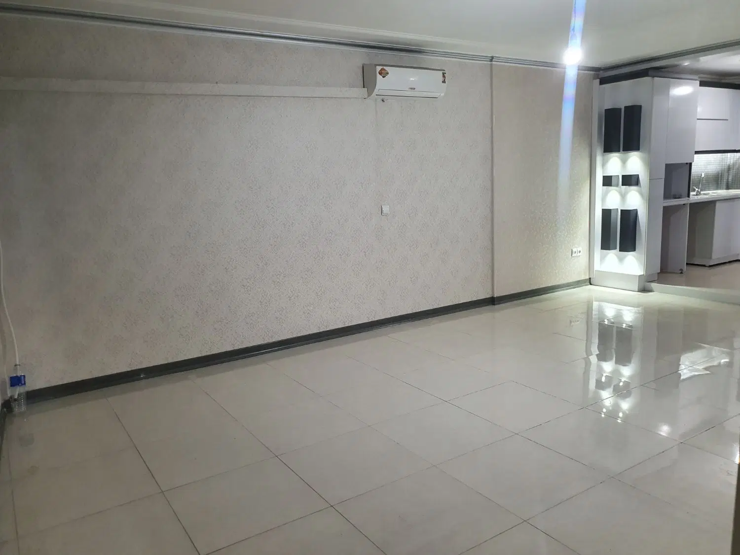آپارتمان ۶۵ متری ۲ خواب آرام شرقی