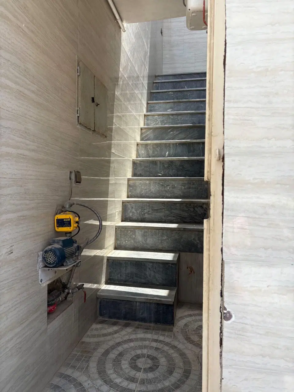 طبقه بالا فتحی