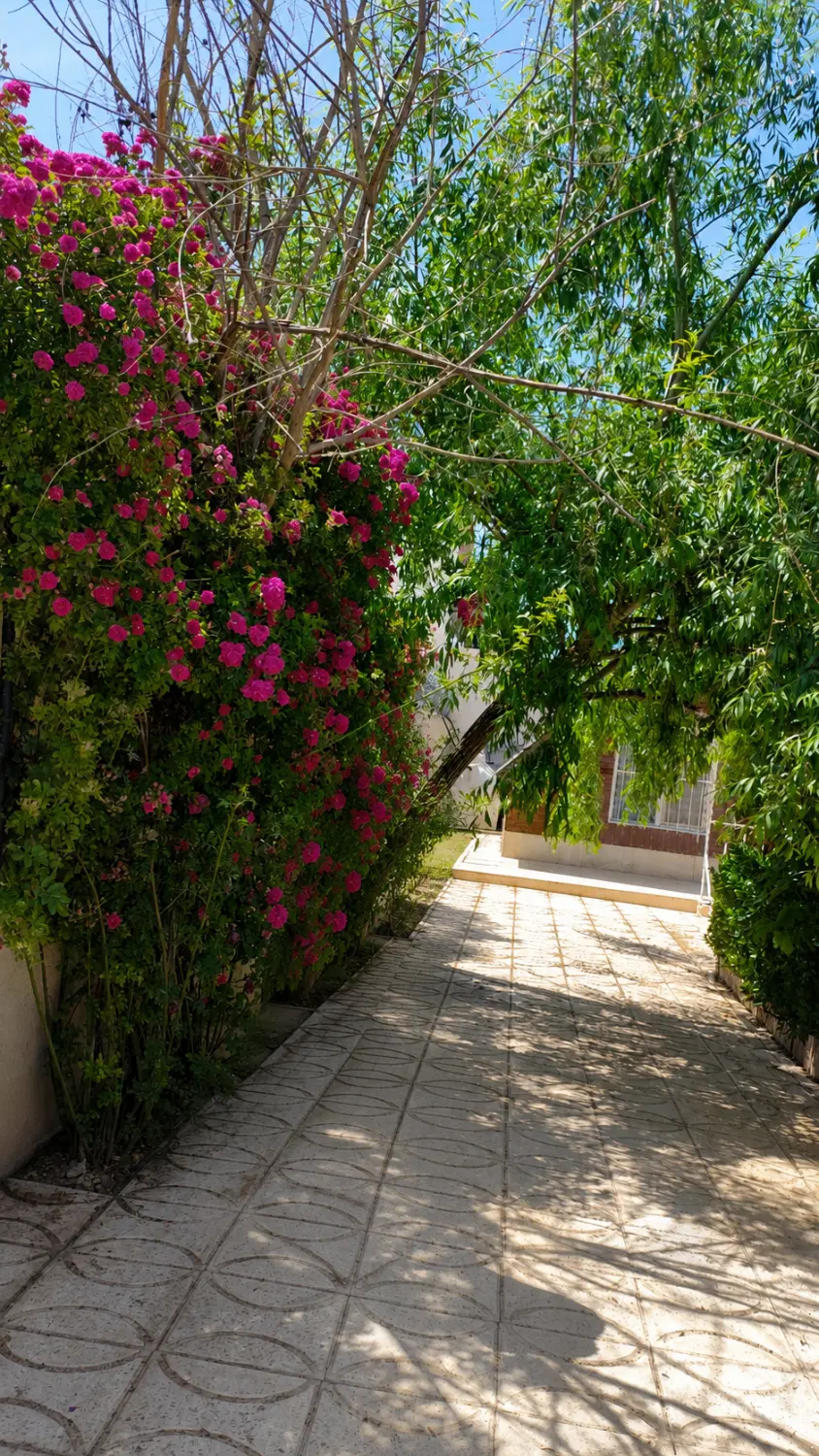 ویلا سرخاب آران ۳۰۰ متر طرح سوئیسی